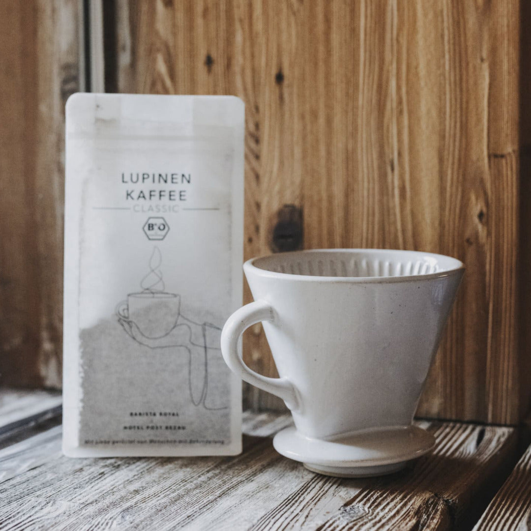 Handfilter aus Keramik mit Lupinenkaffee